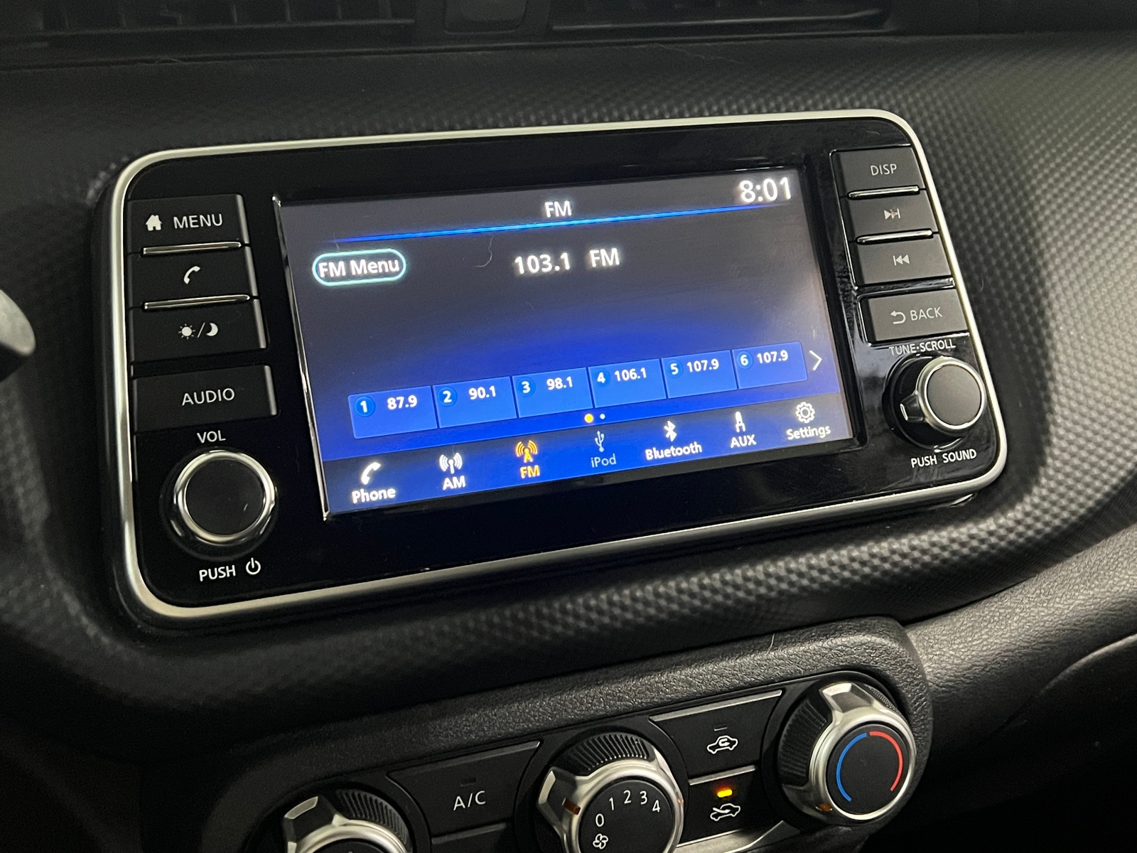 Thumbnail: 2022 Nissan Kicks - 4