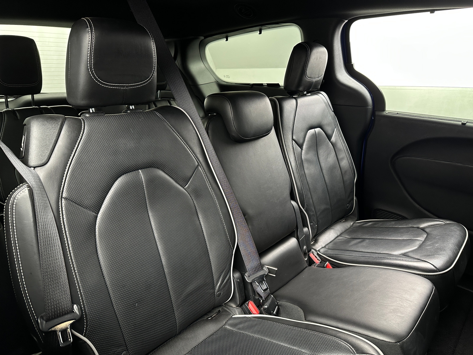 Thumbnail: 2018 Chrysler Pacifica - 5