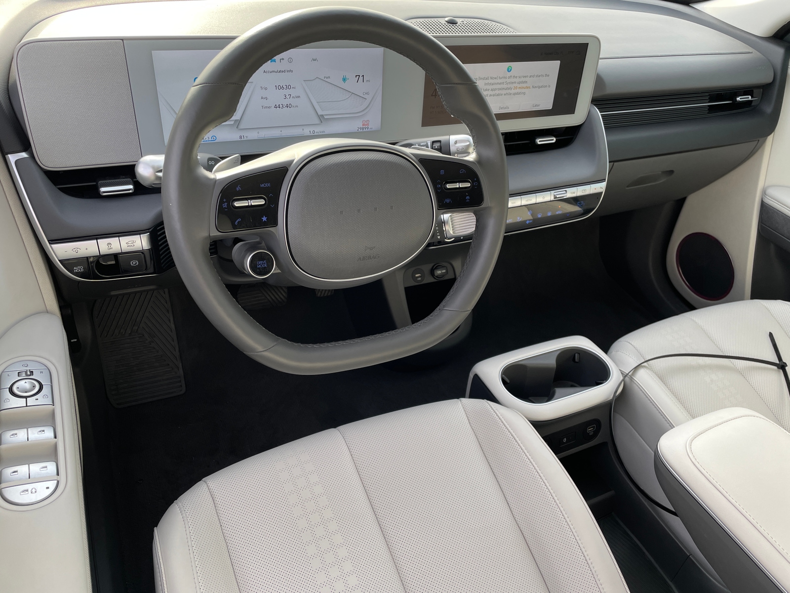 Thumbnail: 2022 Hyundai Ioniq 5 - 4