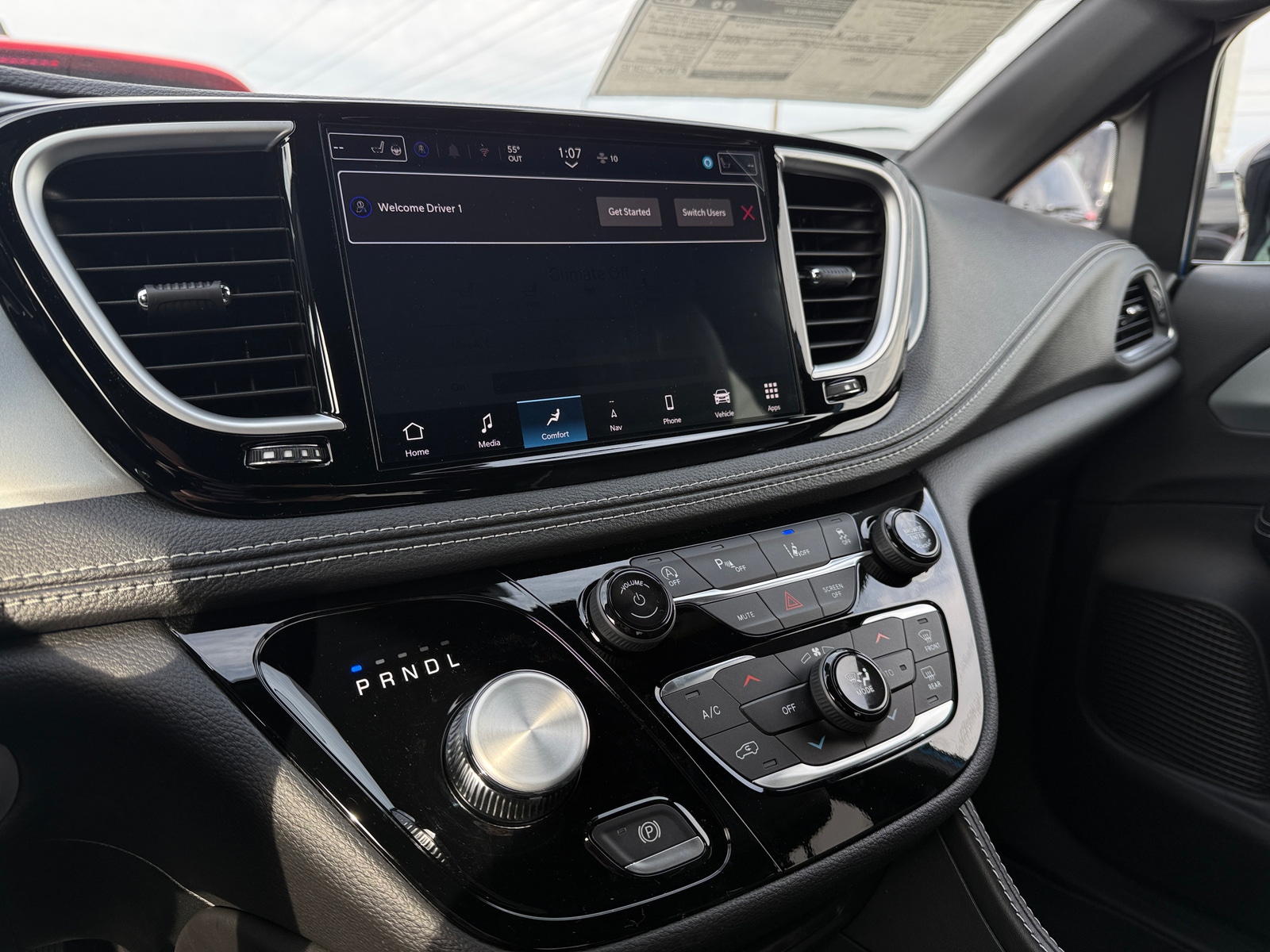 Thumbnail: 2026 Chrysler Pacifica - 3