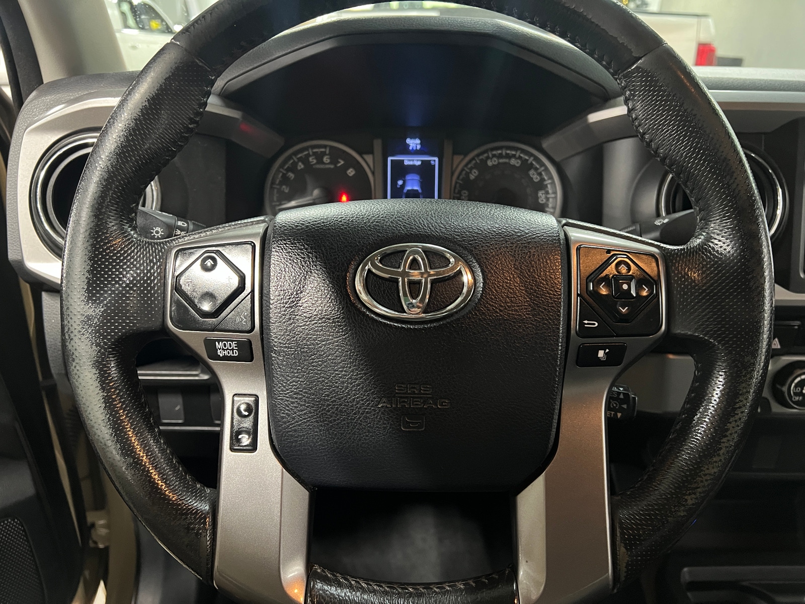 Thumbnail: 2017 Toyota Tacoma - 5