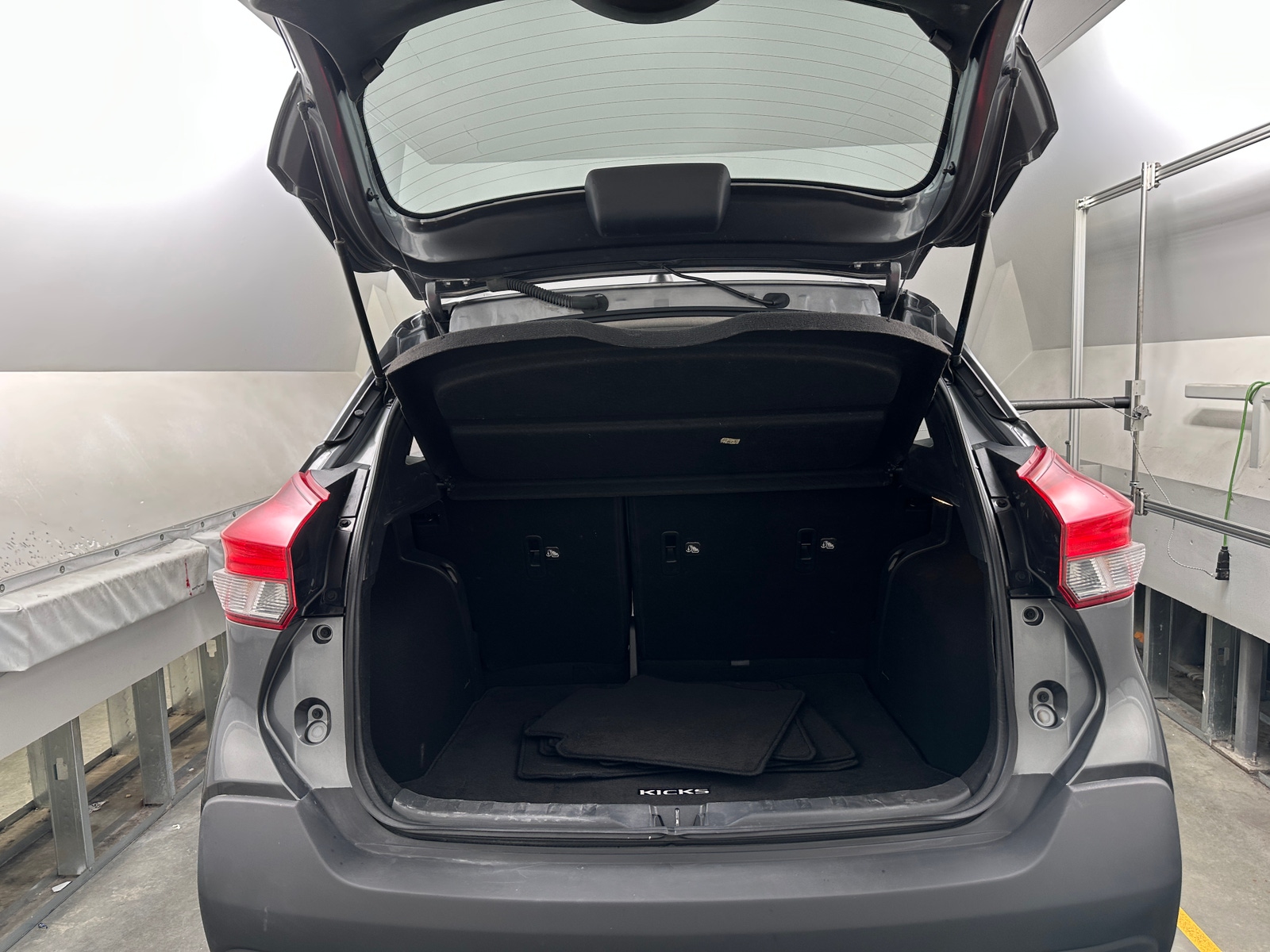 Thumbnail: 2018 Nissan Kicks - 7