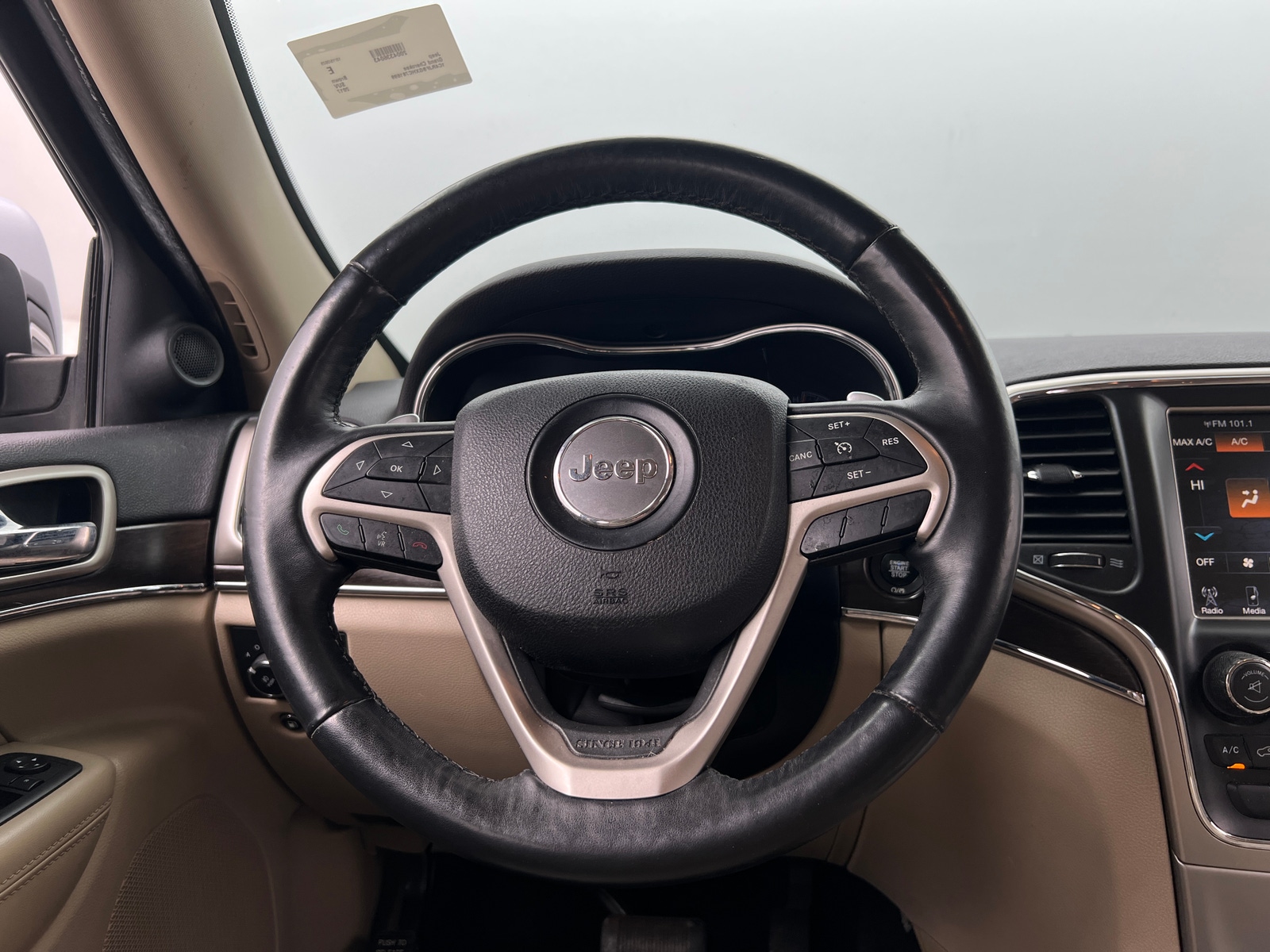 Thumbnail: 2017 Jeep Grand Cherokee - 4