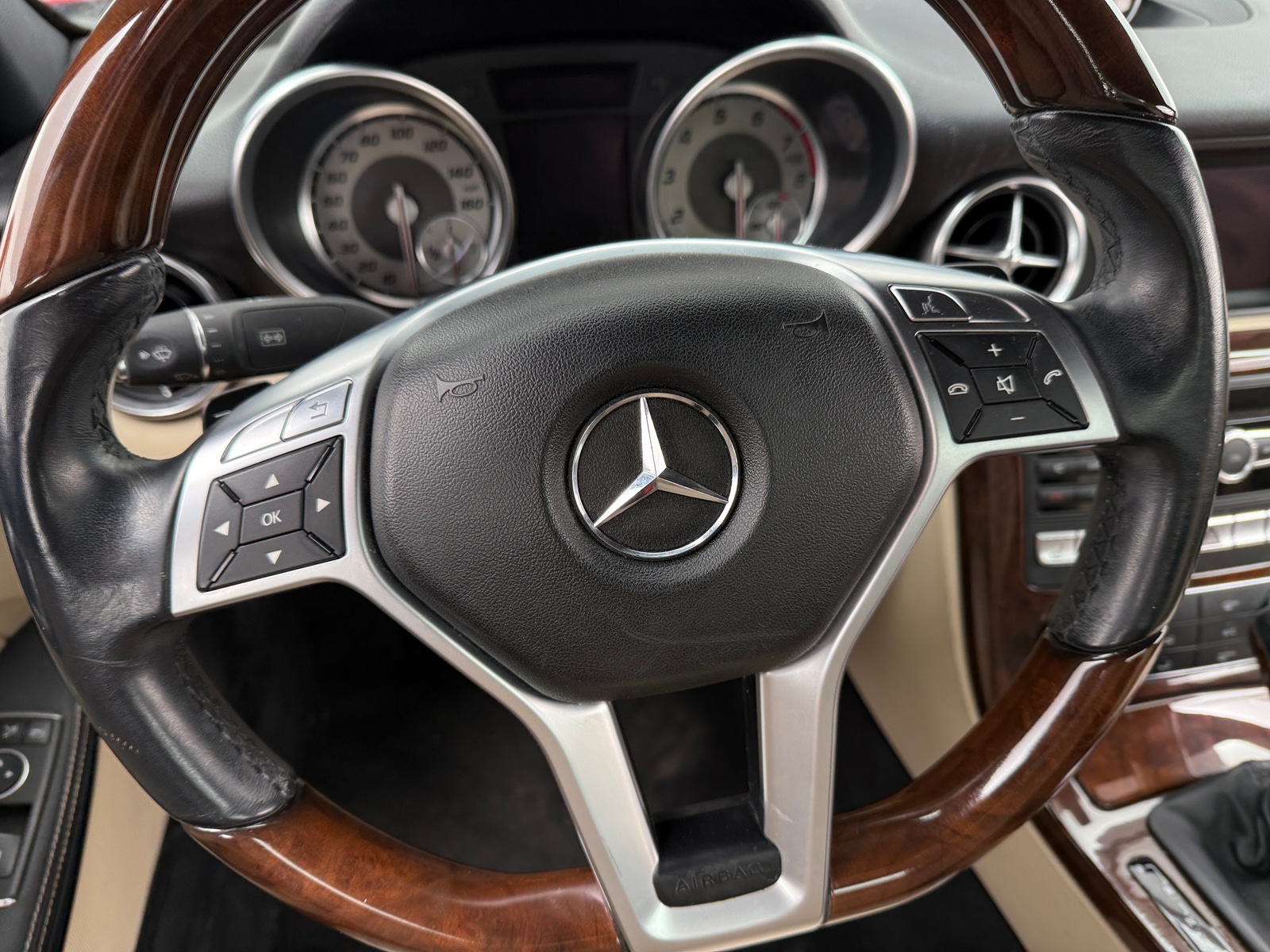 Thumbnail: 2013 Mercedes-Benz SLK - 4