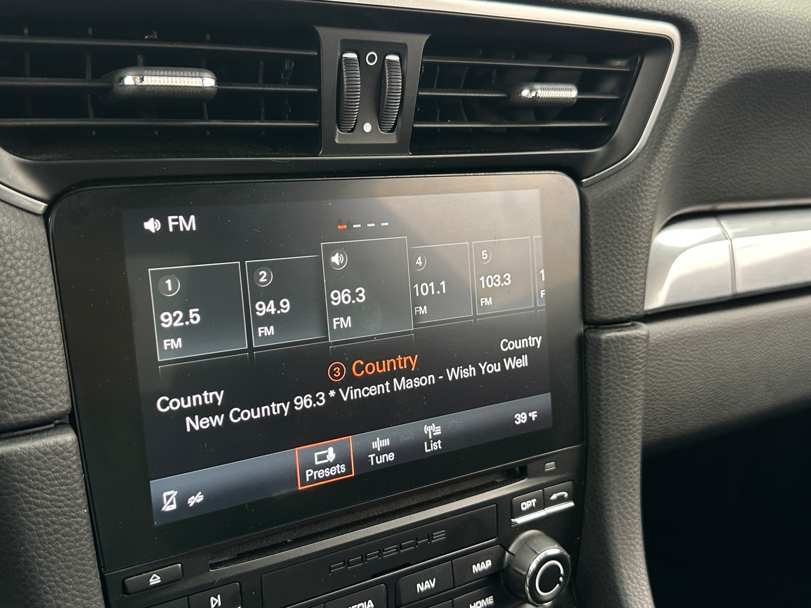 Thumbnail: 2017 Porsche 911 - 2