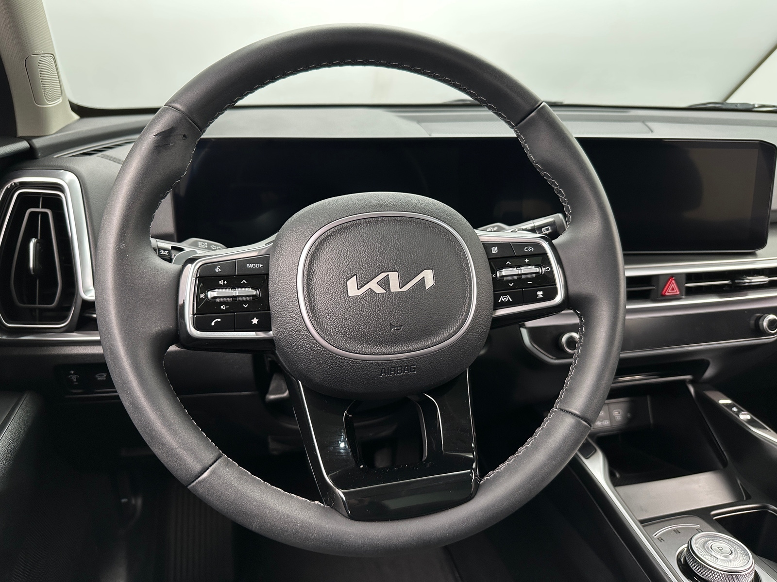 Thumbnail: 2025 Kia Sorento - 4