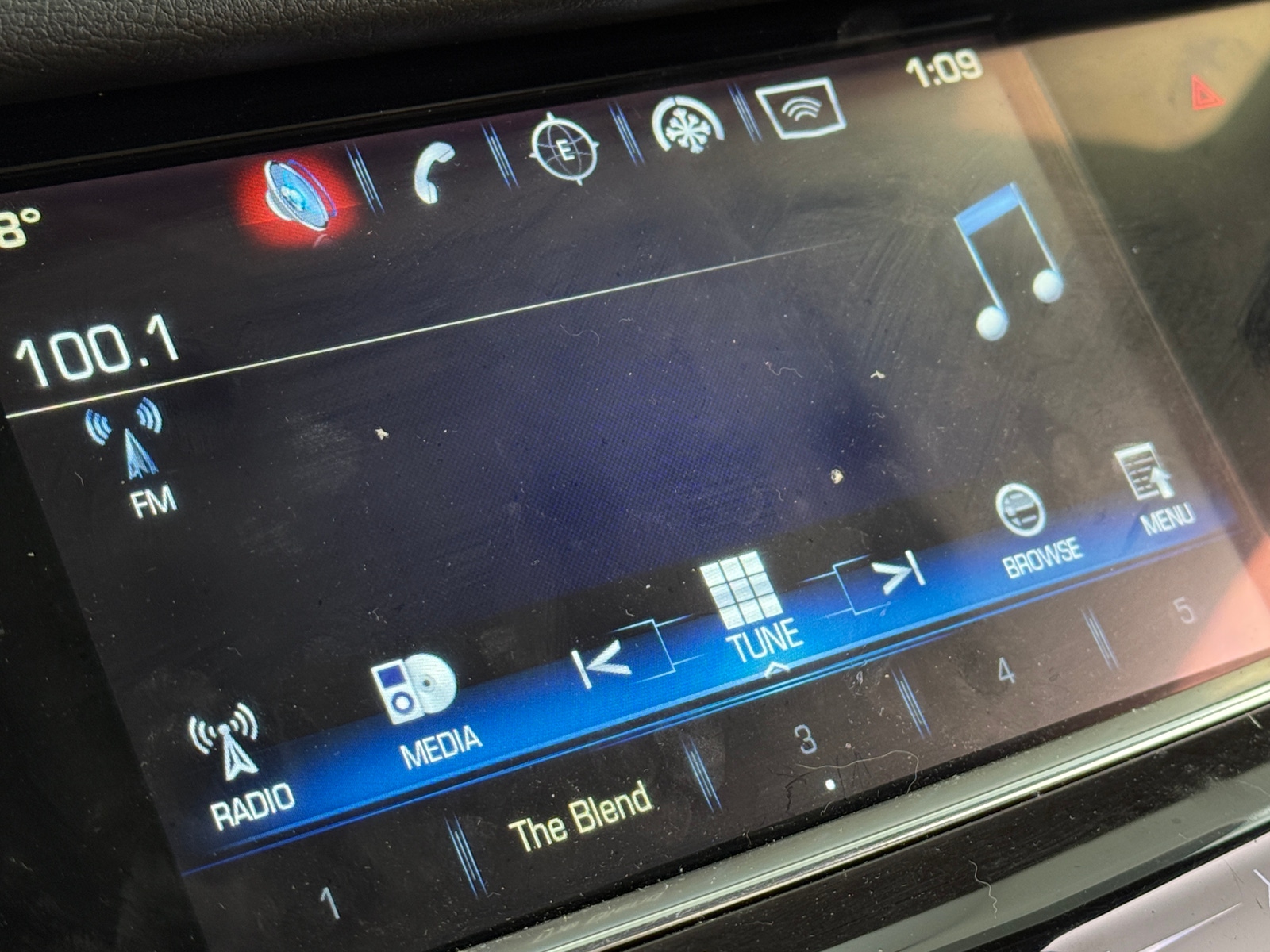 Thumbnail: 2017 Cadillac XT5 - 3