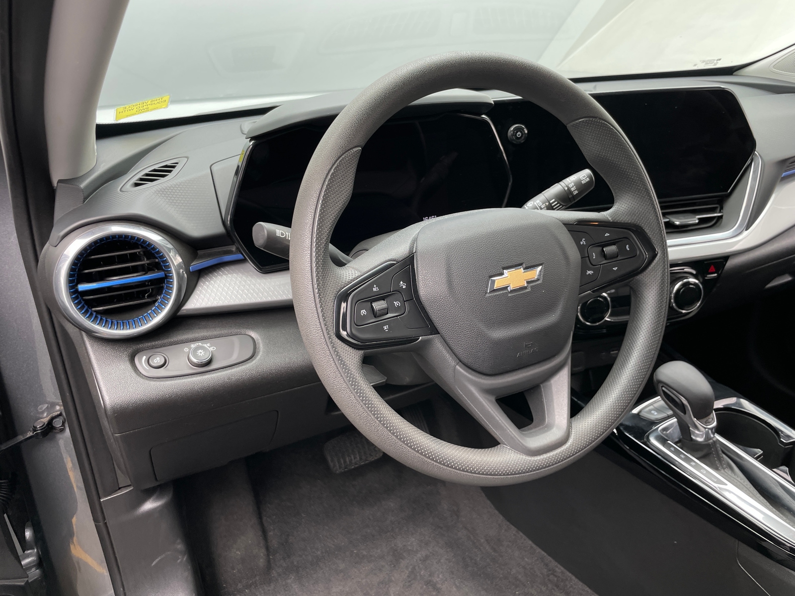 Thumbnail: 2025 Chevrolet Trax - 5