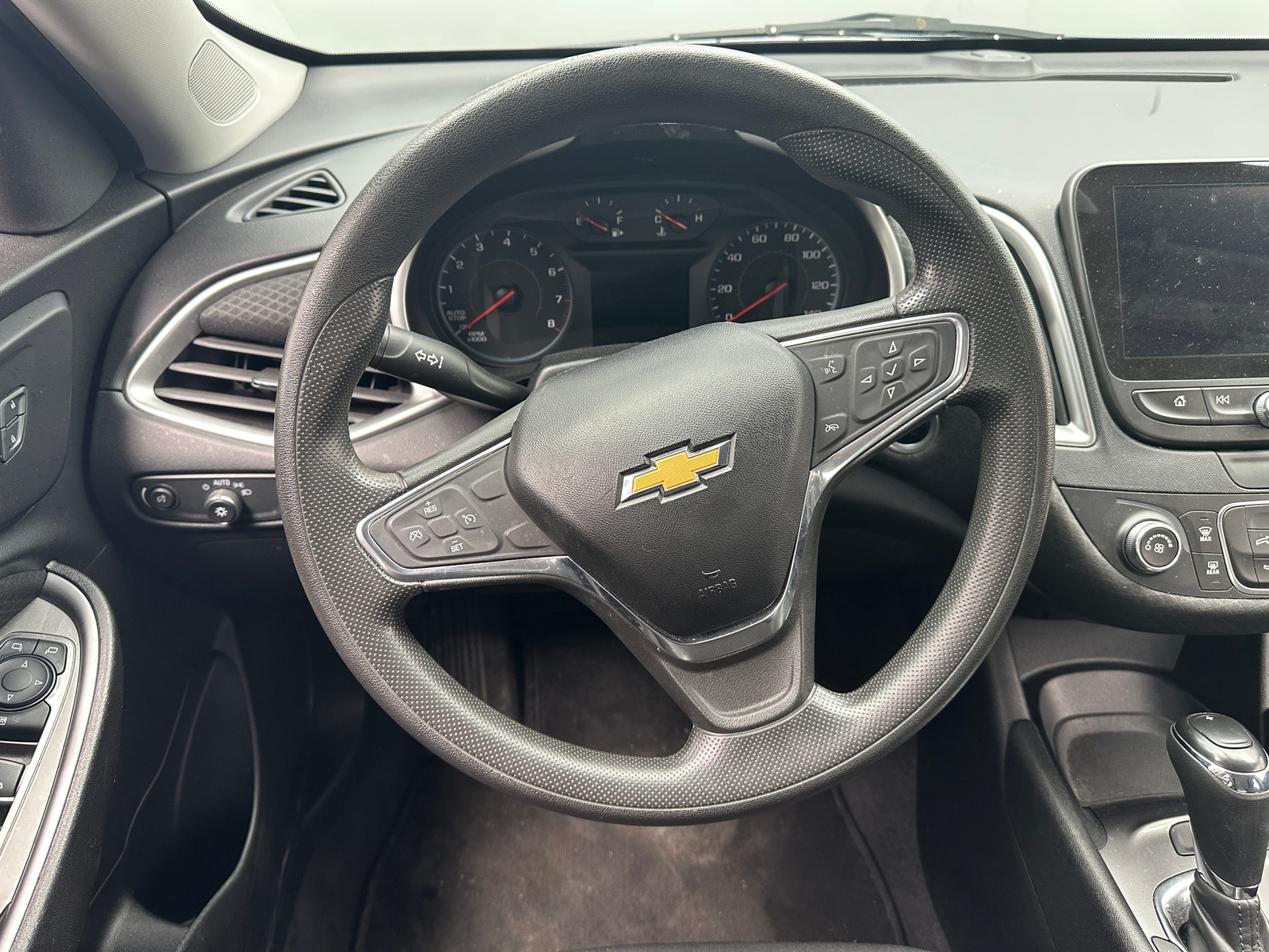 Thumbnail: 2019 Chevrolet Malibu - 5