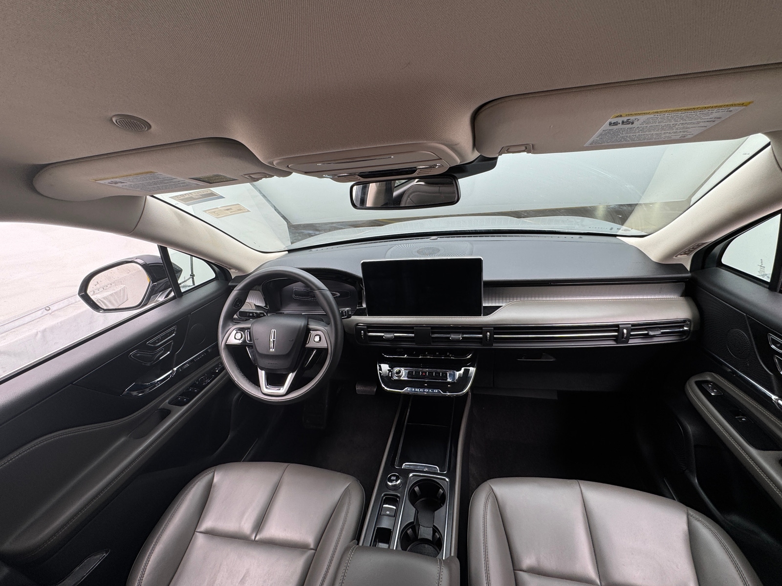 Thumbnail: 2023 Lincoln Corsair - 2