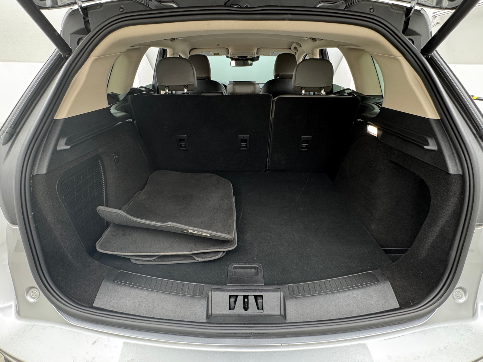 Thumbnail: 2023 Lincoln Corsair - 6