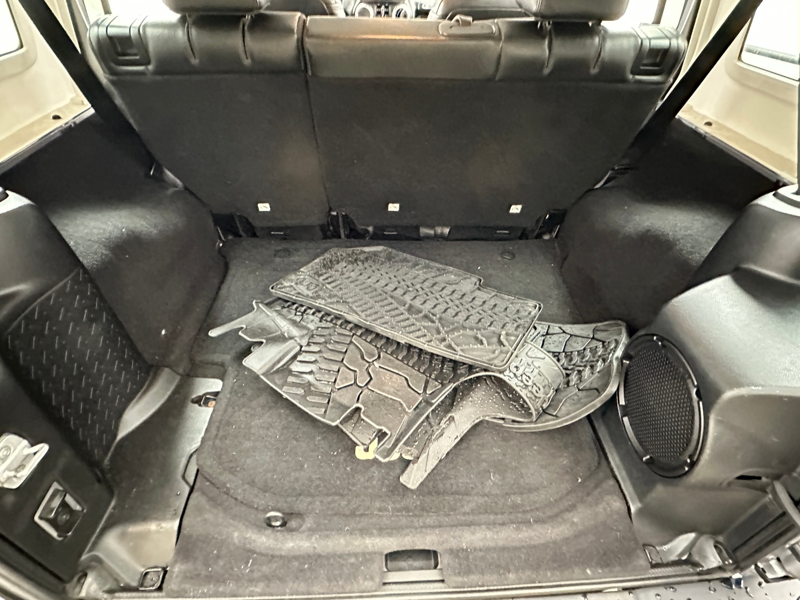 Thumbnail: 2013 Jeep Wrangler - 6