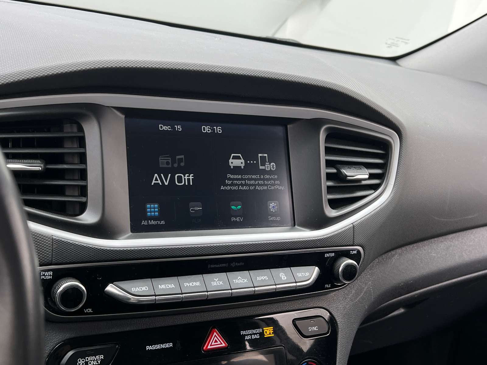 Thumbnail: 2019 Hyundai Ioniq - 4