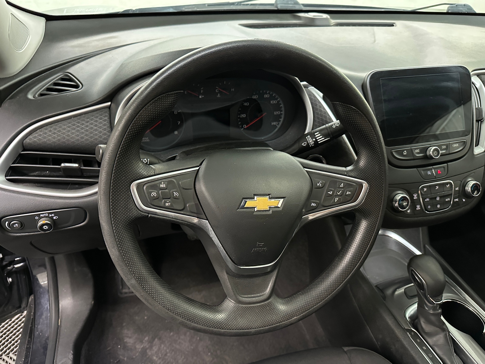 Thumbnail: 2022 Chevrolet Malibu - 5