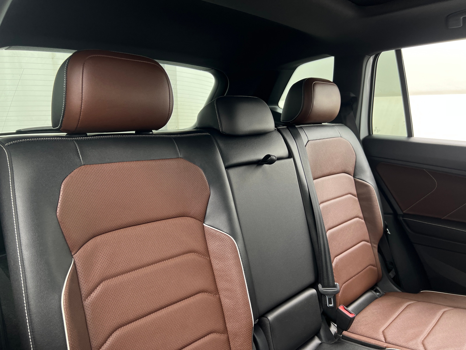 Thumbnail: 2022 Volkswagen Tiguan - 5