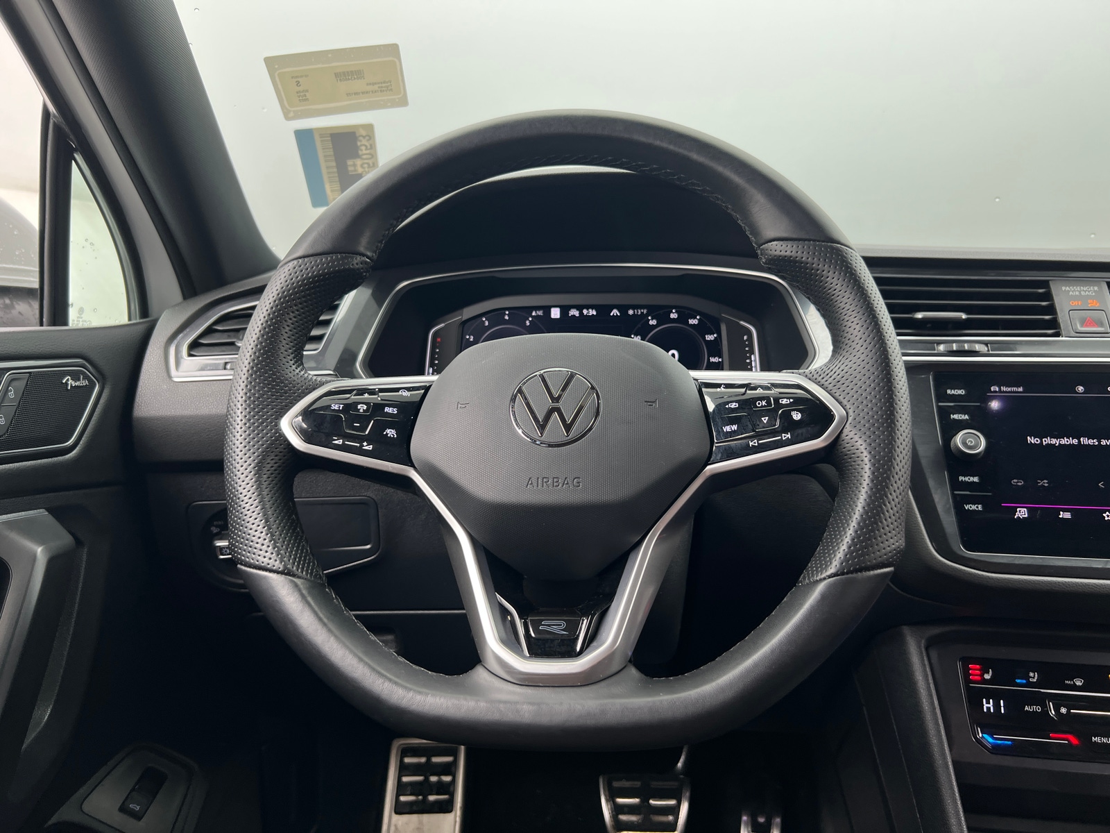 Thumbnail: 2022 Volkswagen Tiguan - 4