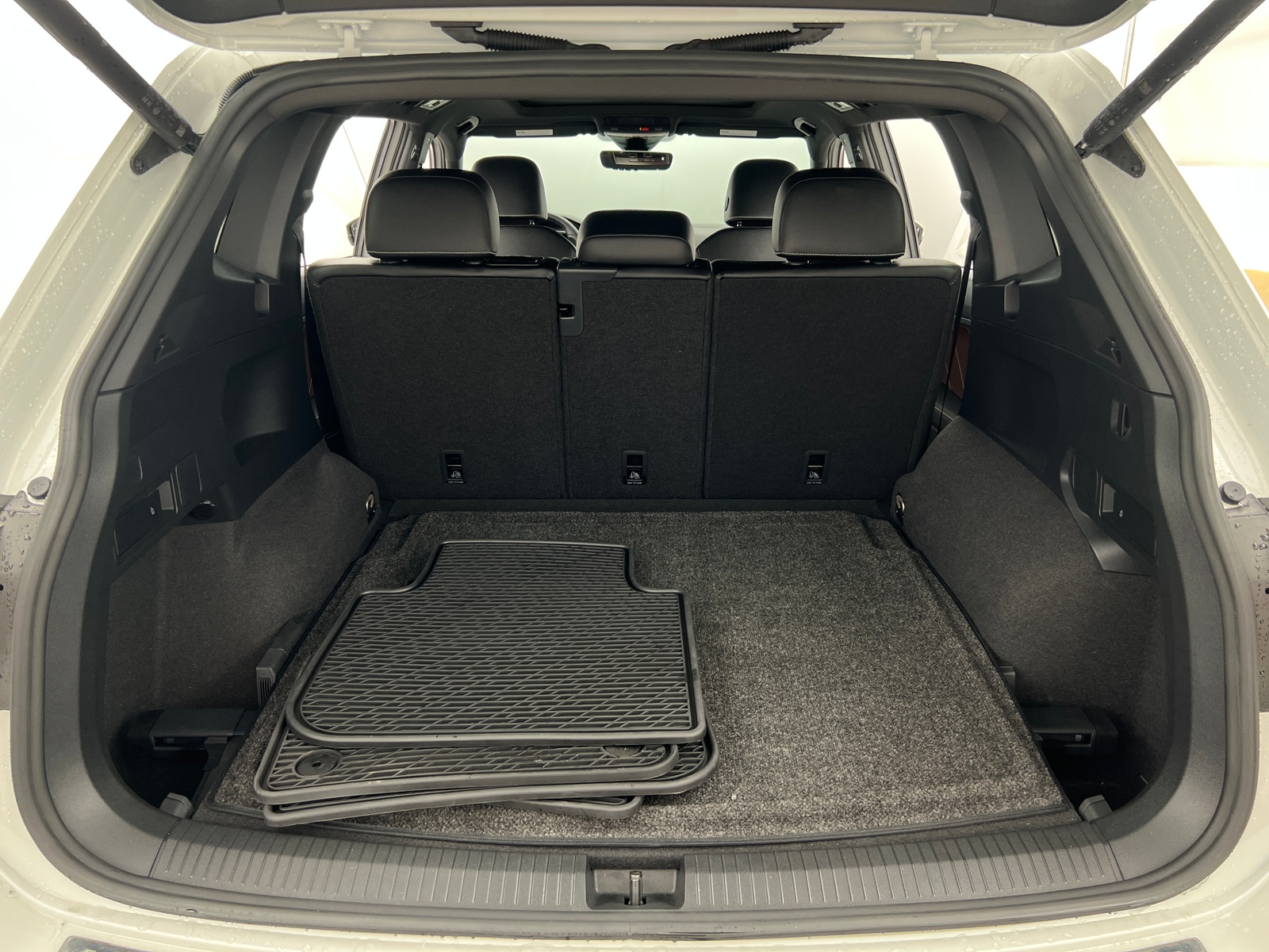 Thumbnail: 2022 Volkswagen Tiguan - 6