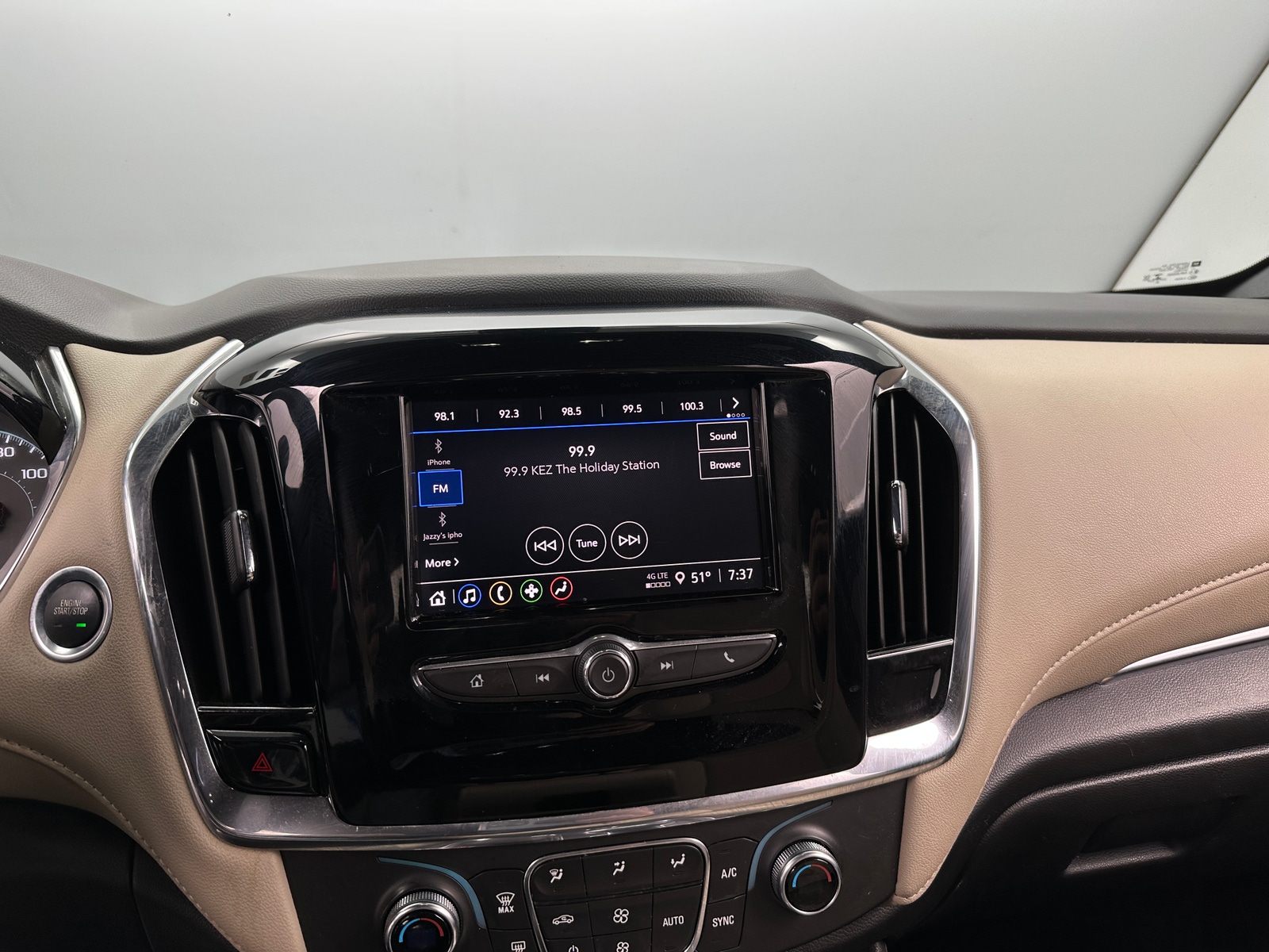 Thumbnail: 2023 Chevrolet Traverse - 4