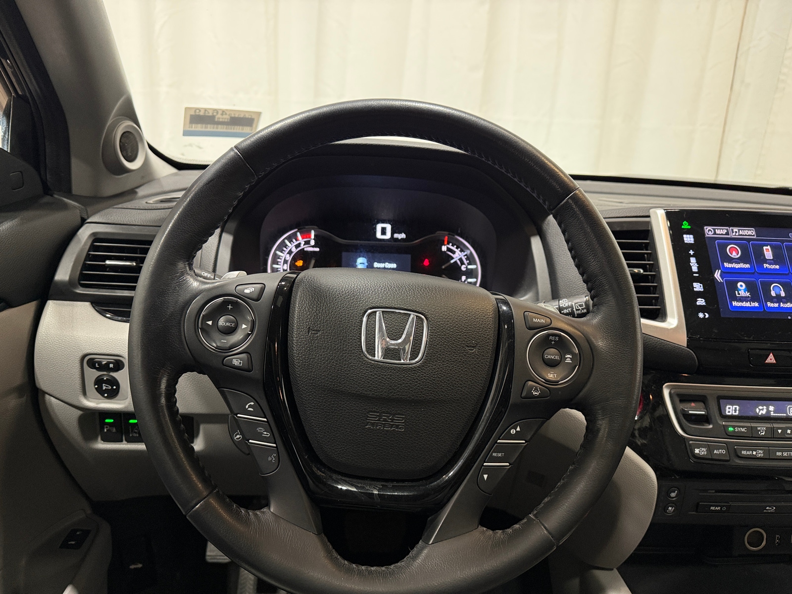 Thumbnail: 2016 Honda Pilot - 4