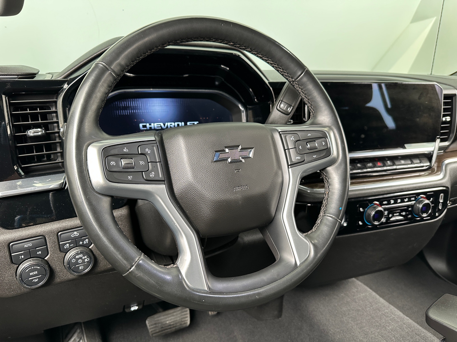 Thumbnail: 2024 Chevrolet Silverado 1500 - 5