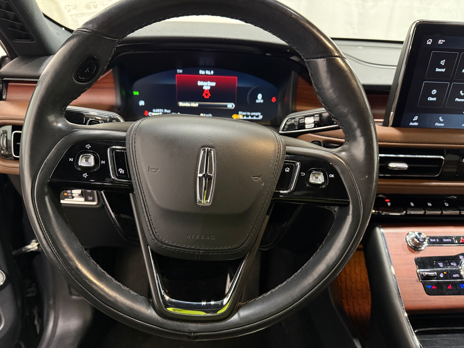 Thumbnail: 2022 Lincoln Aviator - 4