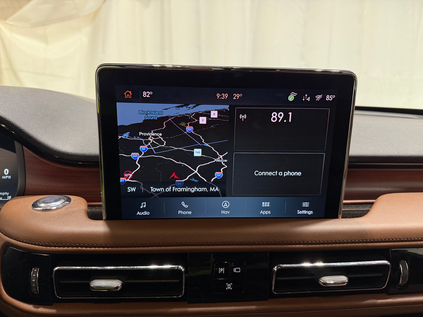 Thumbnail: 2022 Lincoln Aviator - 3