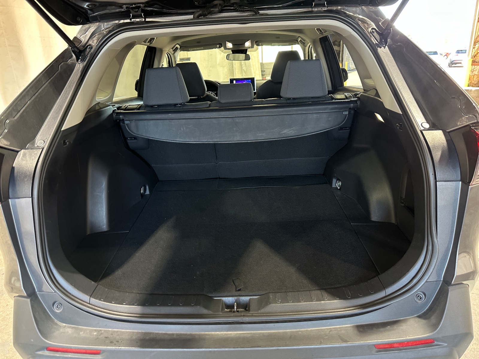 Thumbnail: 2025 Toyota RAV4 - 7