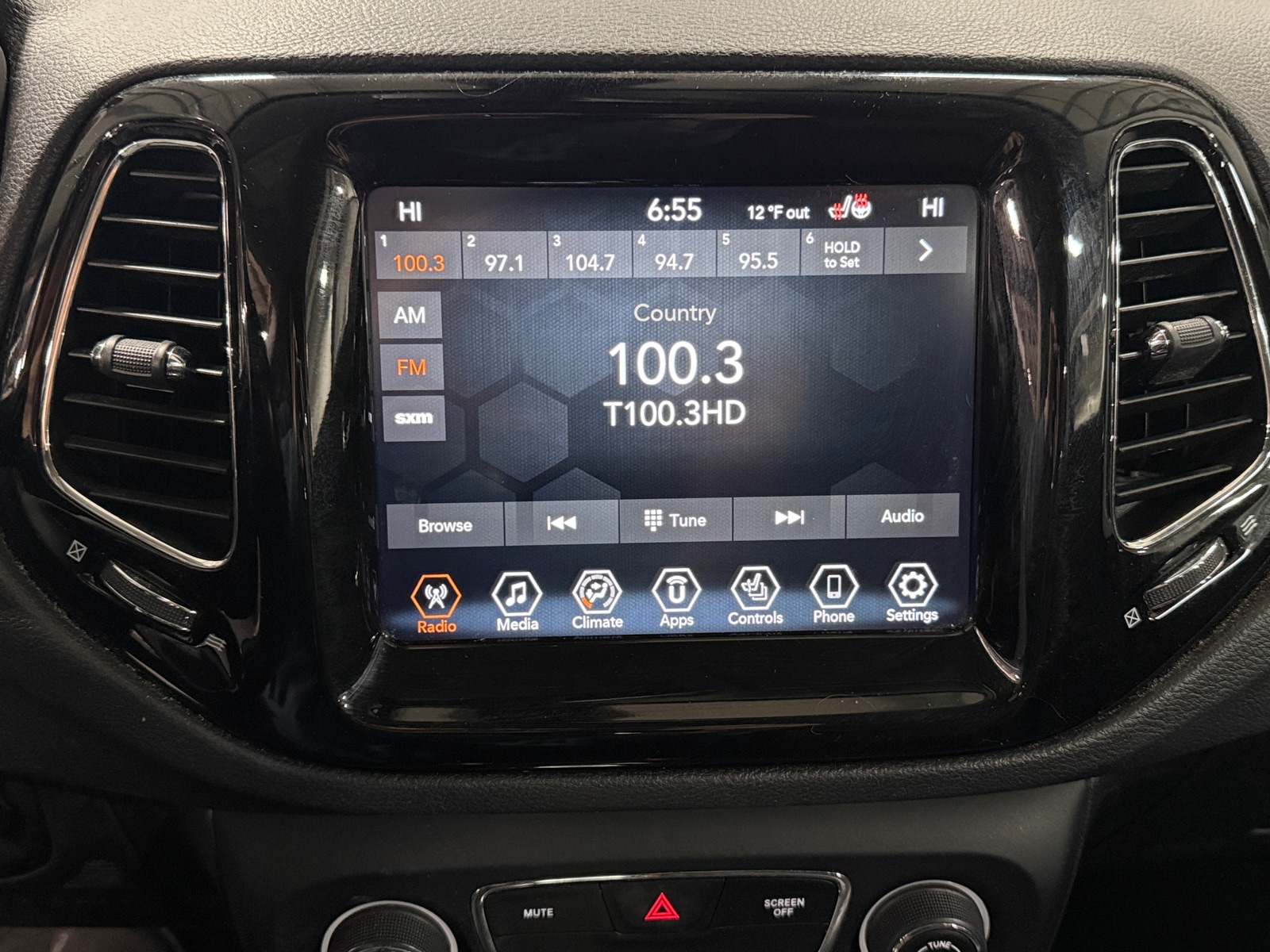 Thumbnail: 2019 Jeep Compass - 3