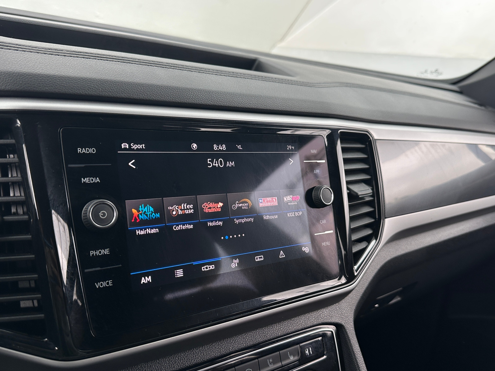 Thumbnail: 2023 Volkswagen Atlas - 3