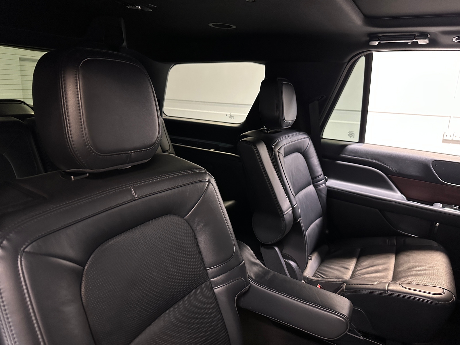 Thumbnail: 2024 Lincoln Navigator - 5