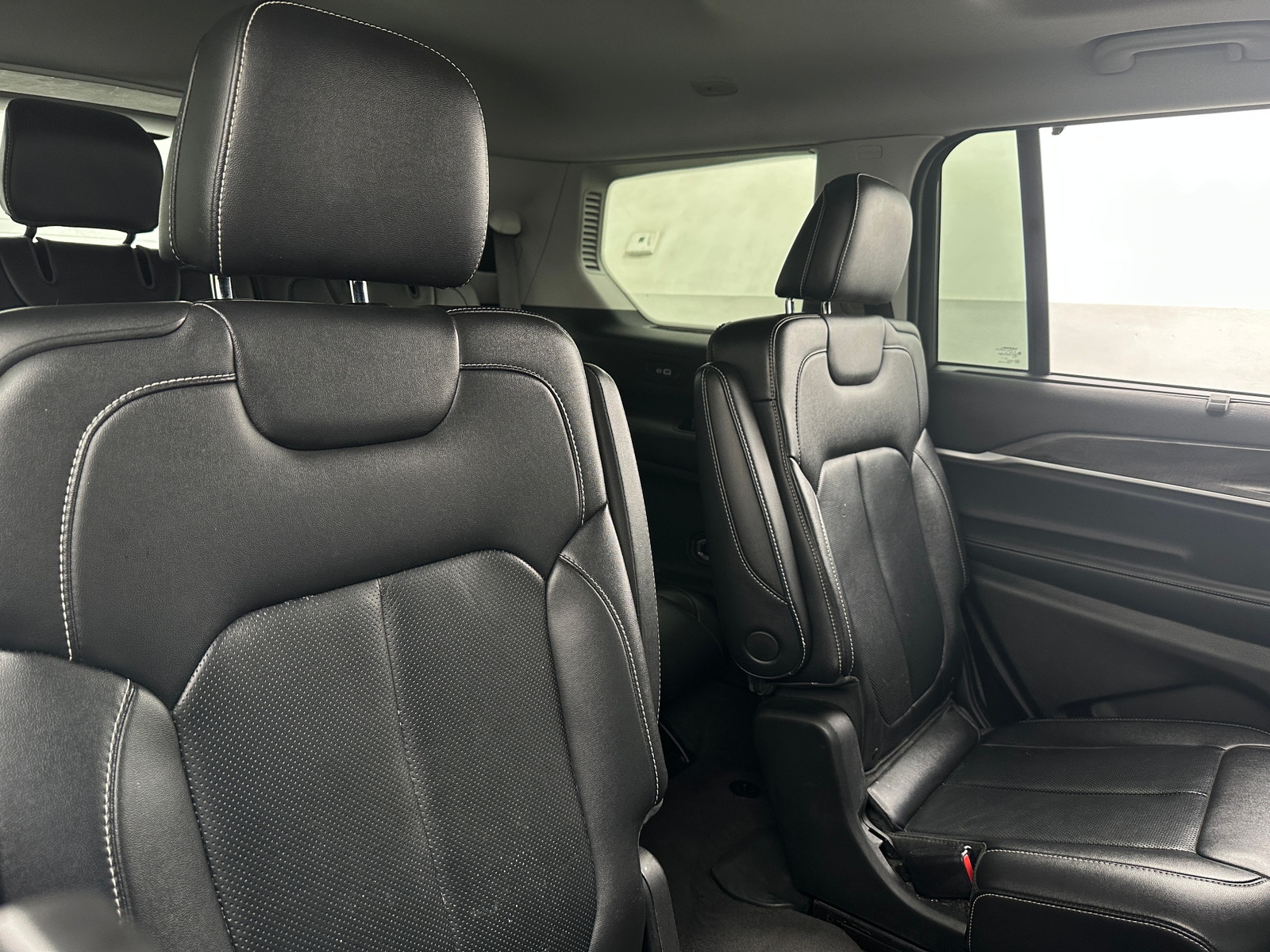 Thumbnail: 2022 Jeep Grand Cherokee L - 5