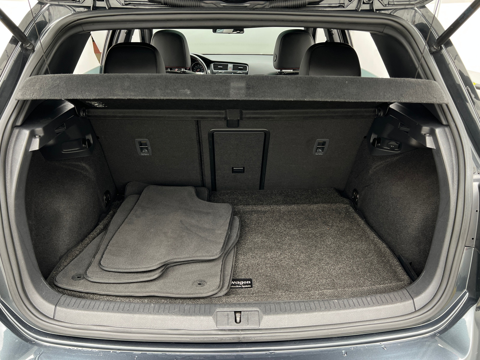 Thumbnail: 2016 Volkswagen Golf - 7