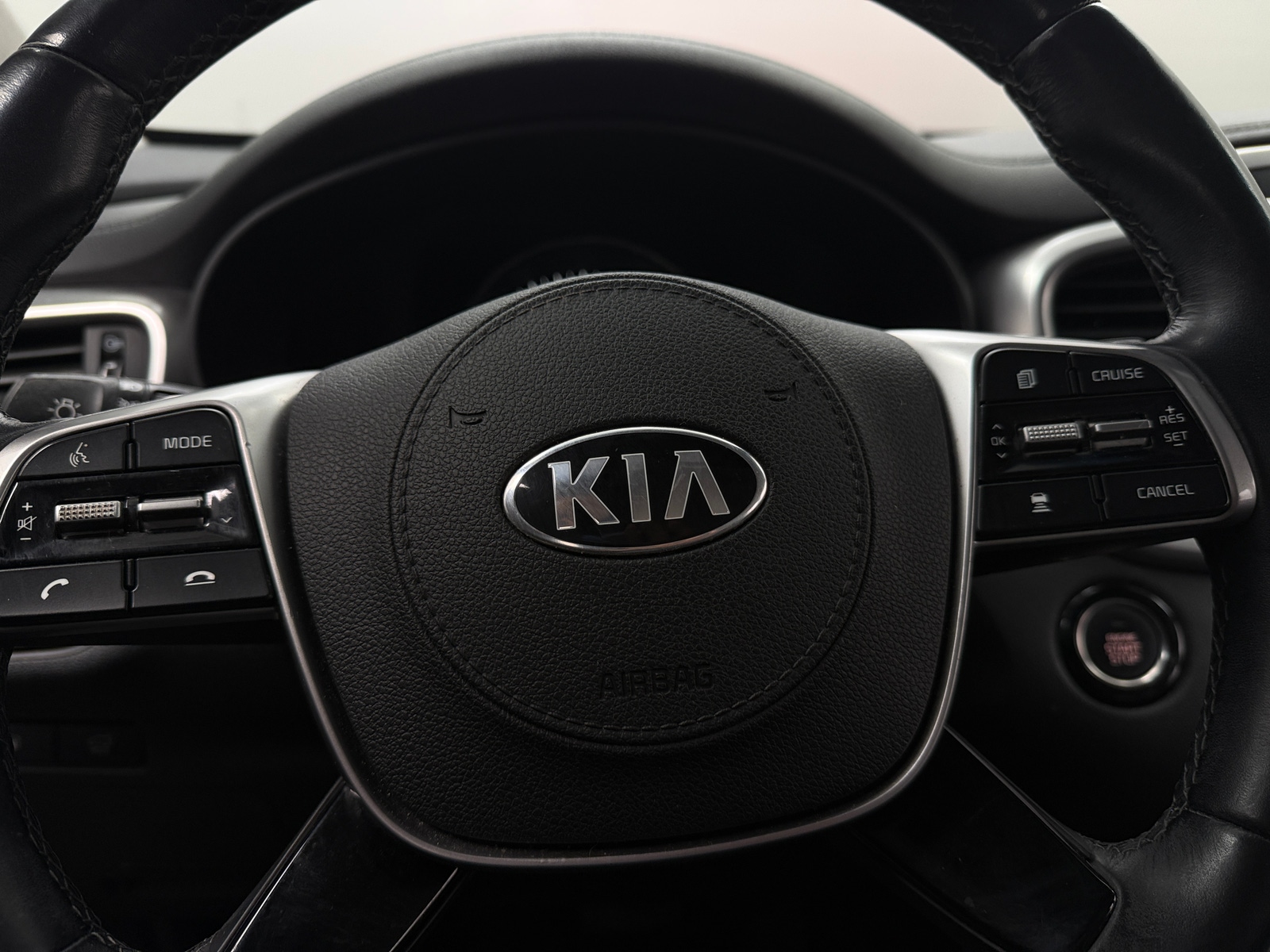 Thumbnail: 2019 Kia Sorento - 4