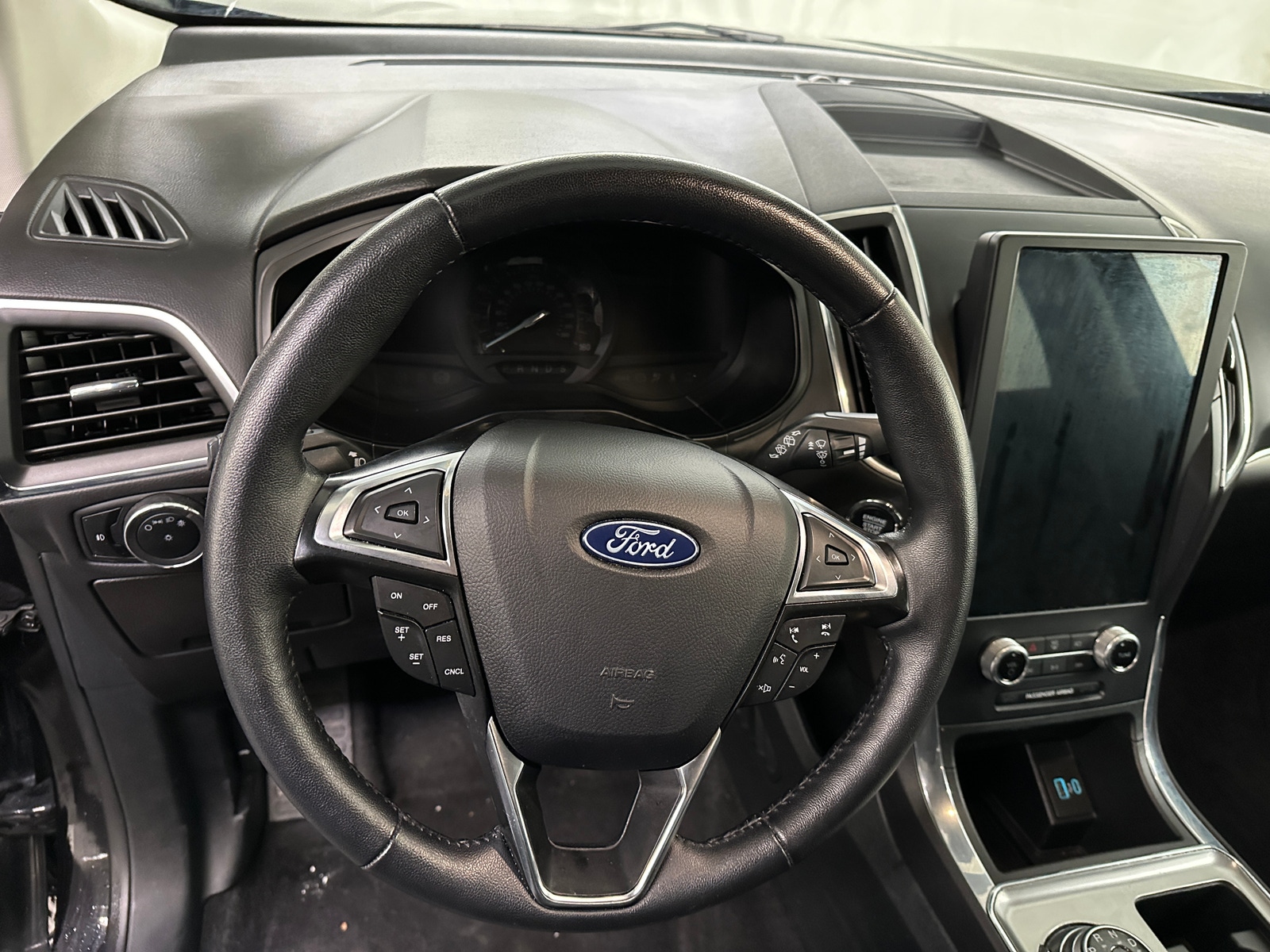 Thumbnail: 2024 Ford Edge - 4