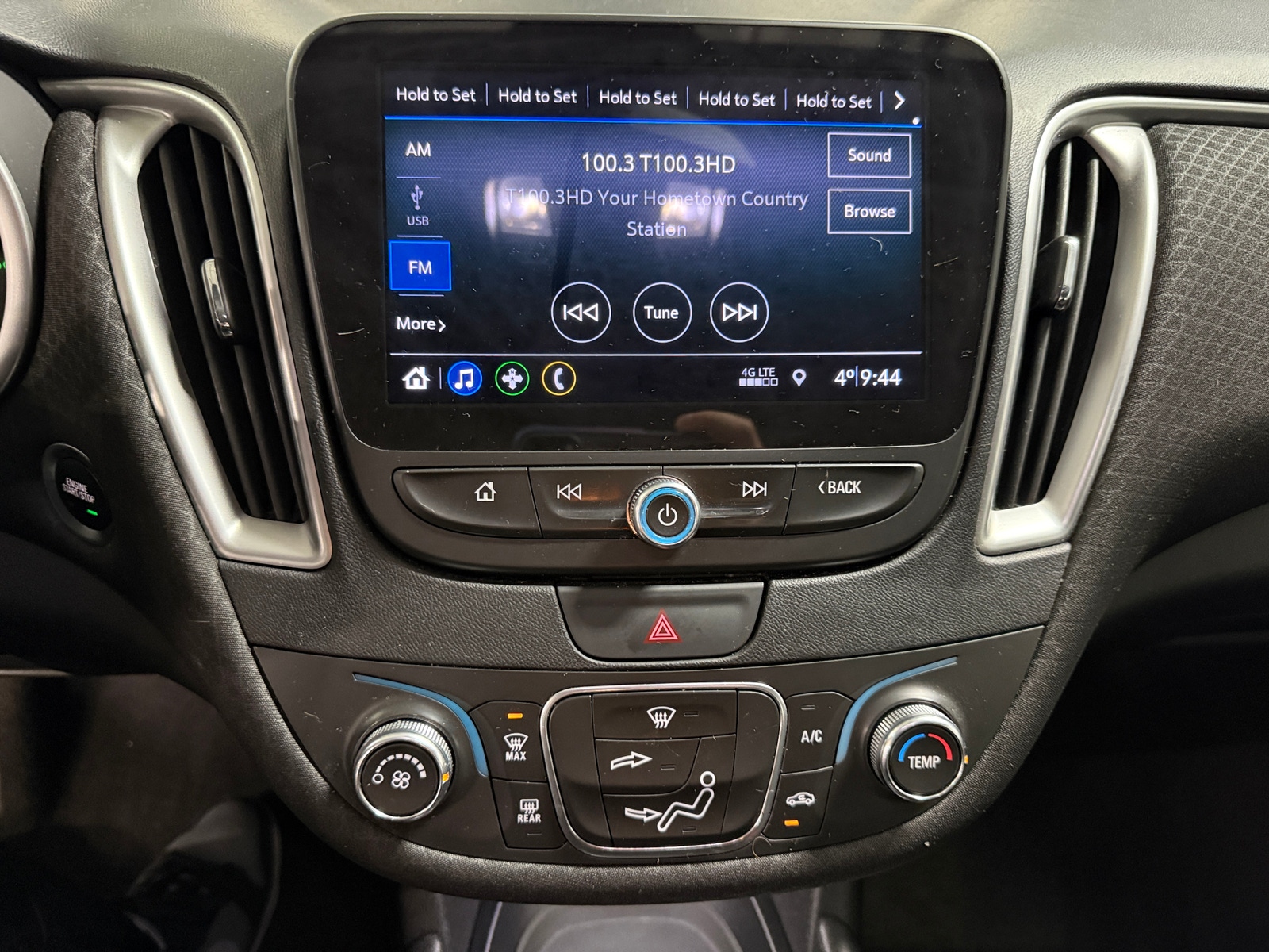 Thumbnail: 2019 Chevrolet Malibu - 4