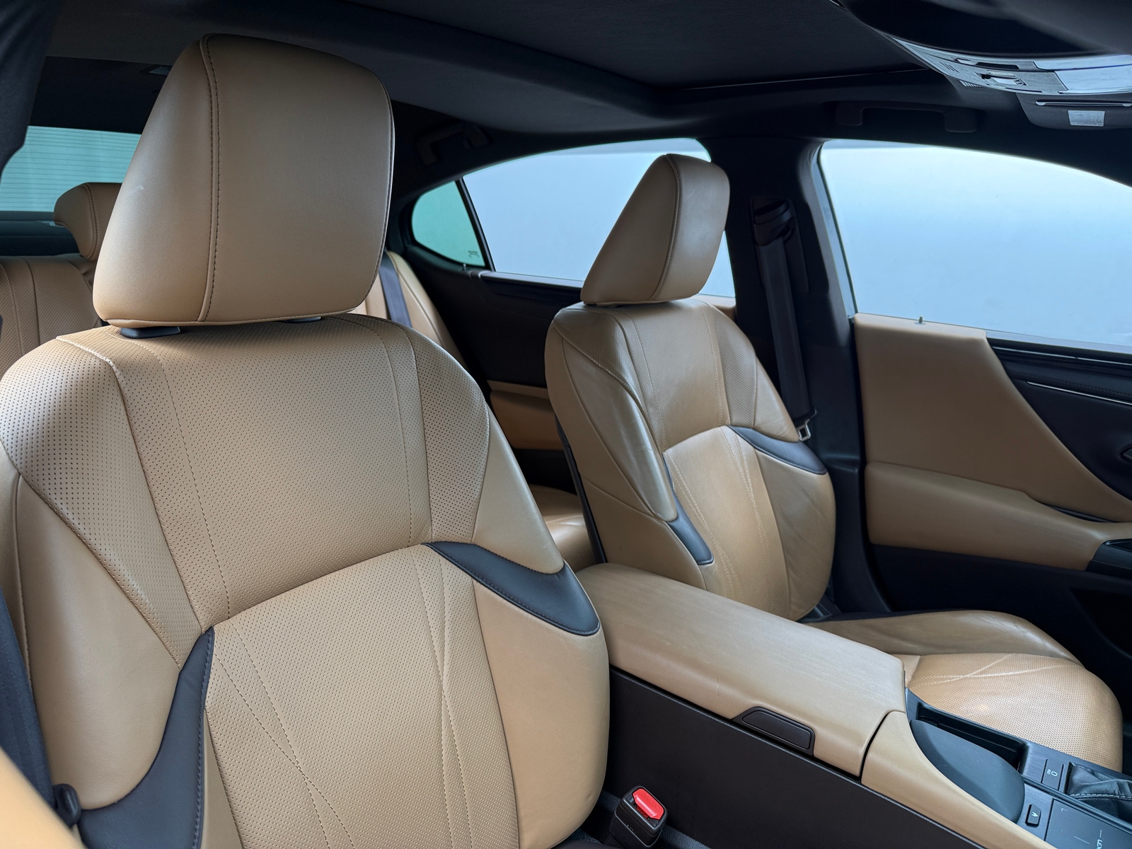 Thumbnail: 2019 Lexus ES - 2