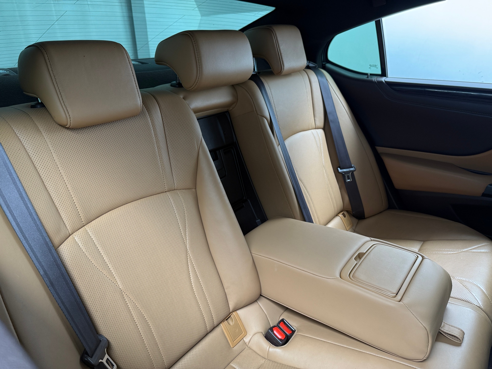 Thumbnail: 2019 Lexus ES - 6