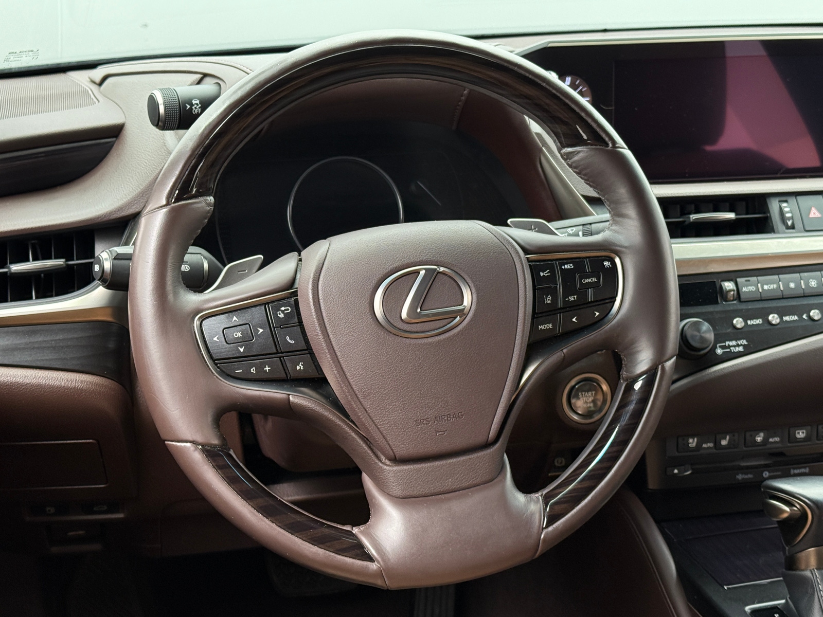 Thumbnail: 2019 Lexus ES - 5