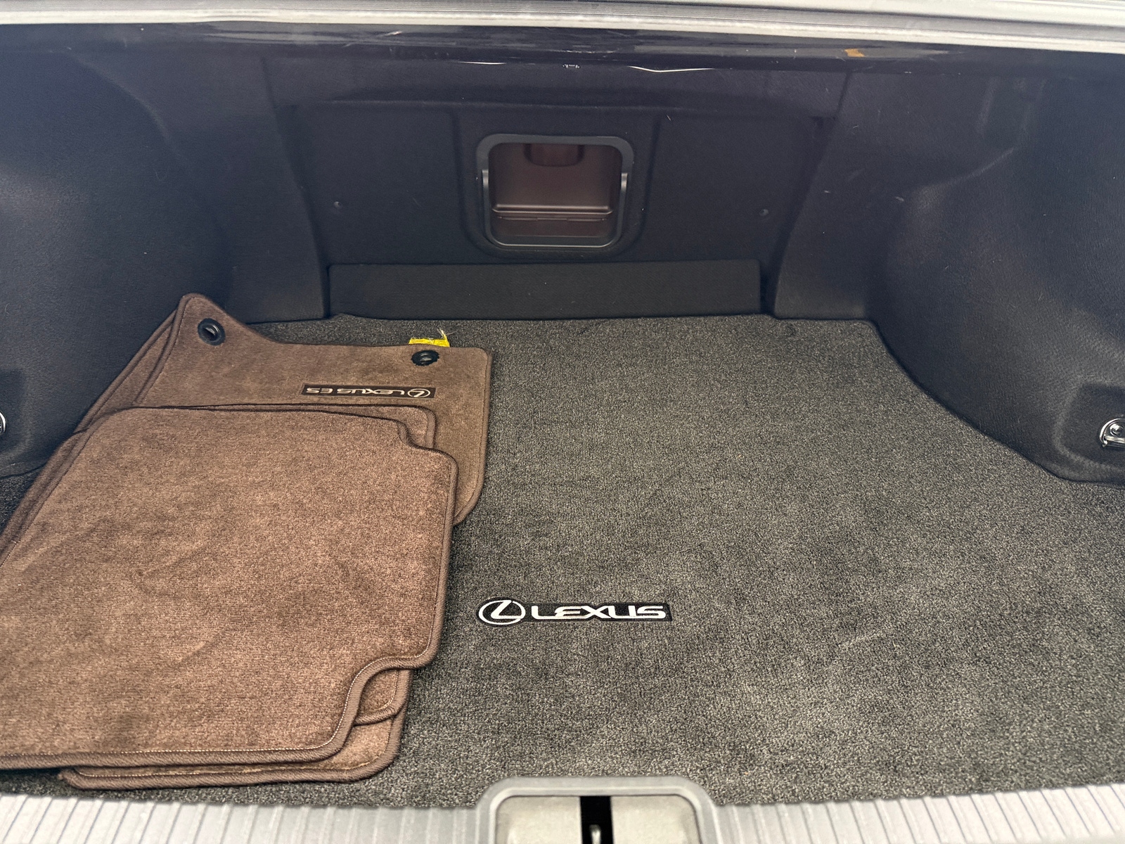 Thumbnail: 2019 Lexus ES - 7