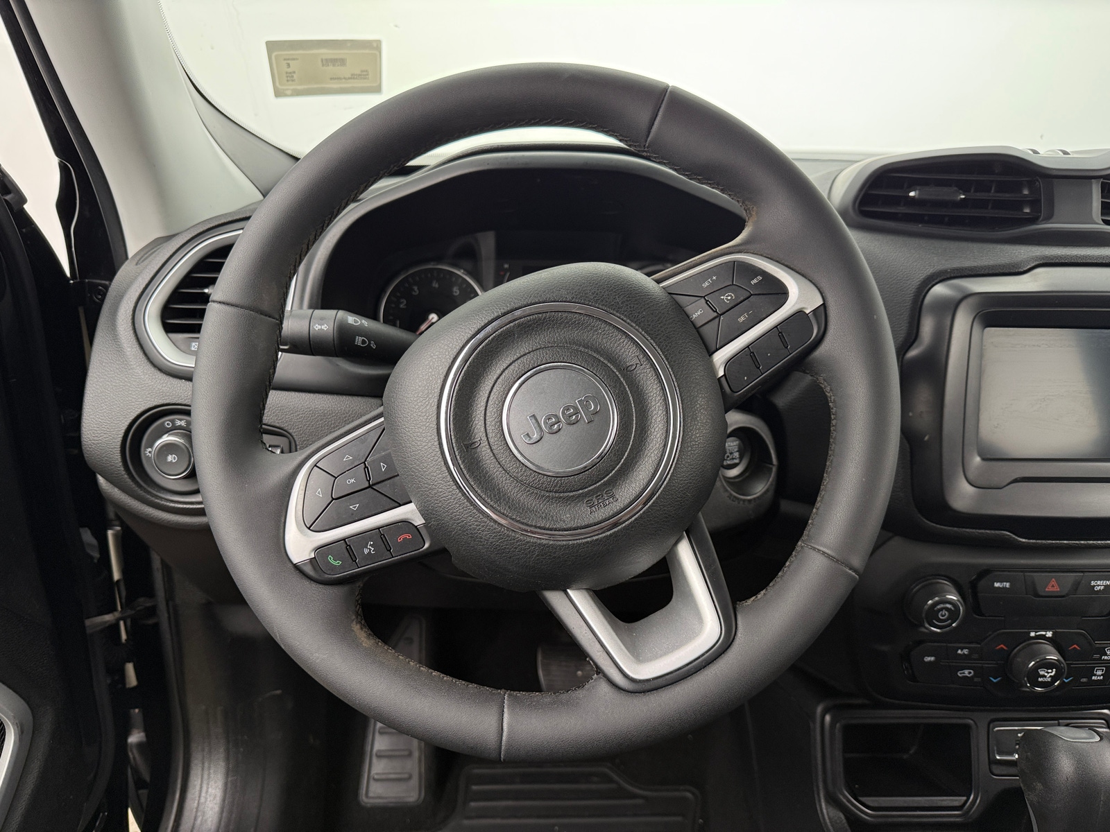 Thumbnail: 2018 Jeep Renegade - 5