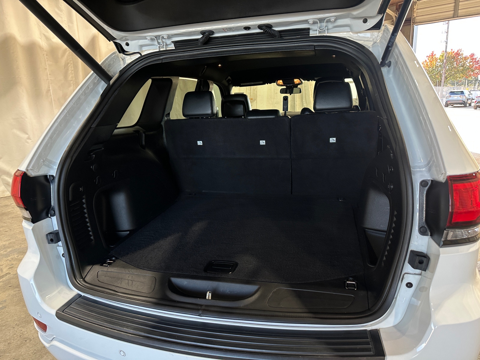 Thumbnail: 2021 Jeep Grand Cherokee - 6