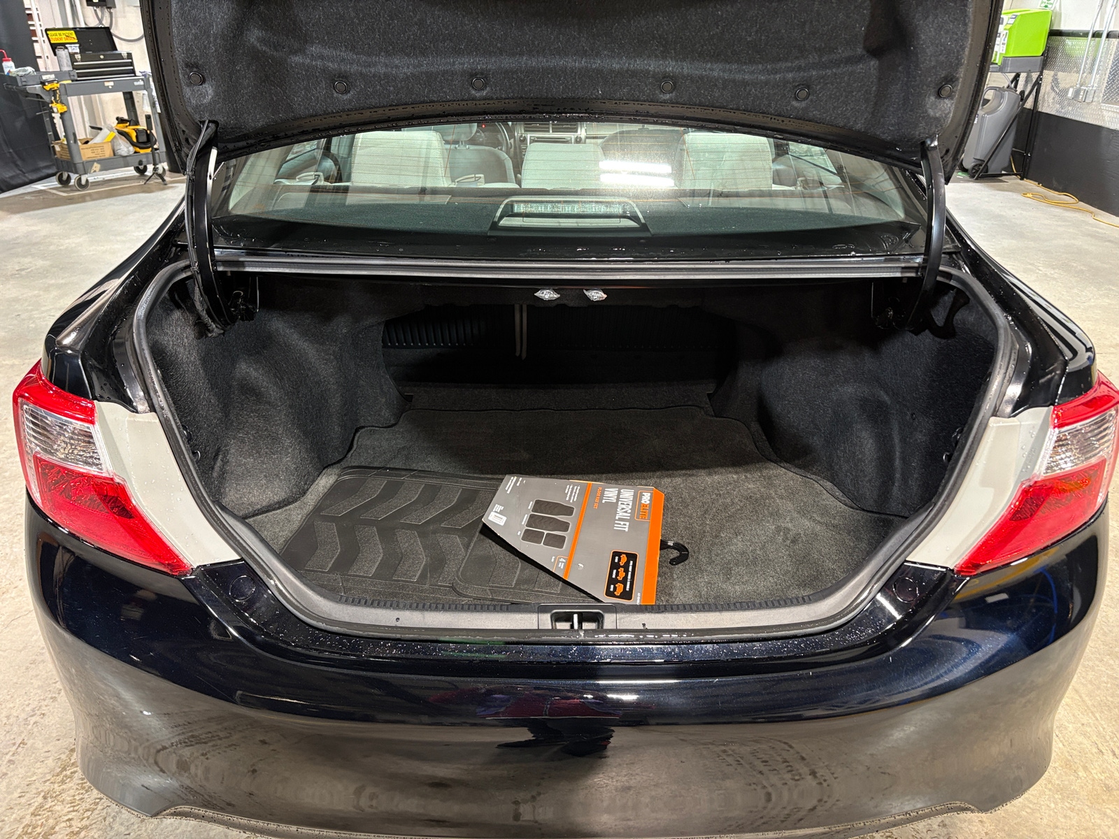 Thumbnail: 2012 Toyota Camry - 7