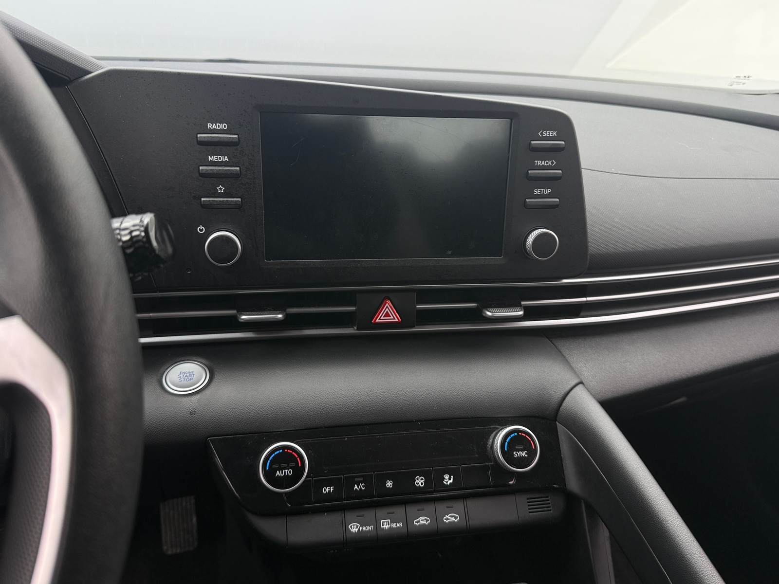 Thumbnail: 2023 Hyundai Elantra - 4