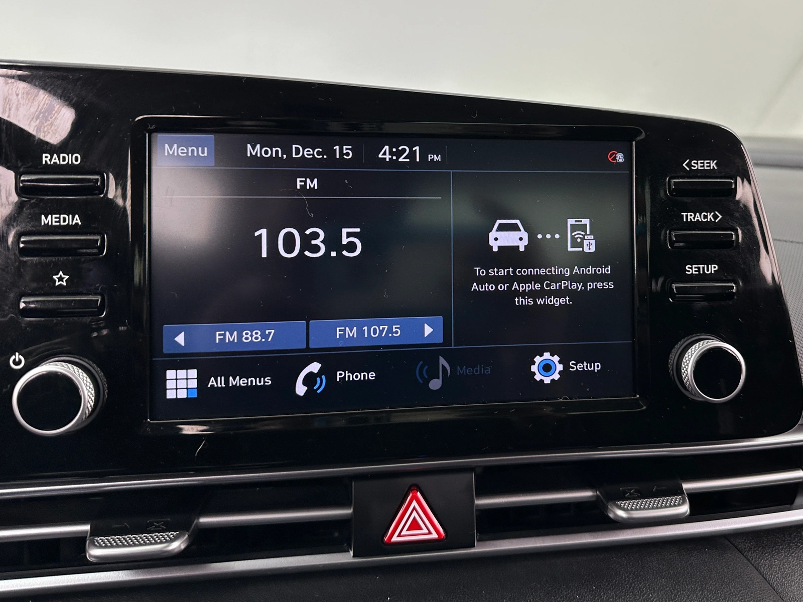 Thumbnail: 2021 Hyundai Elantra - 4