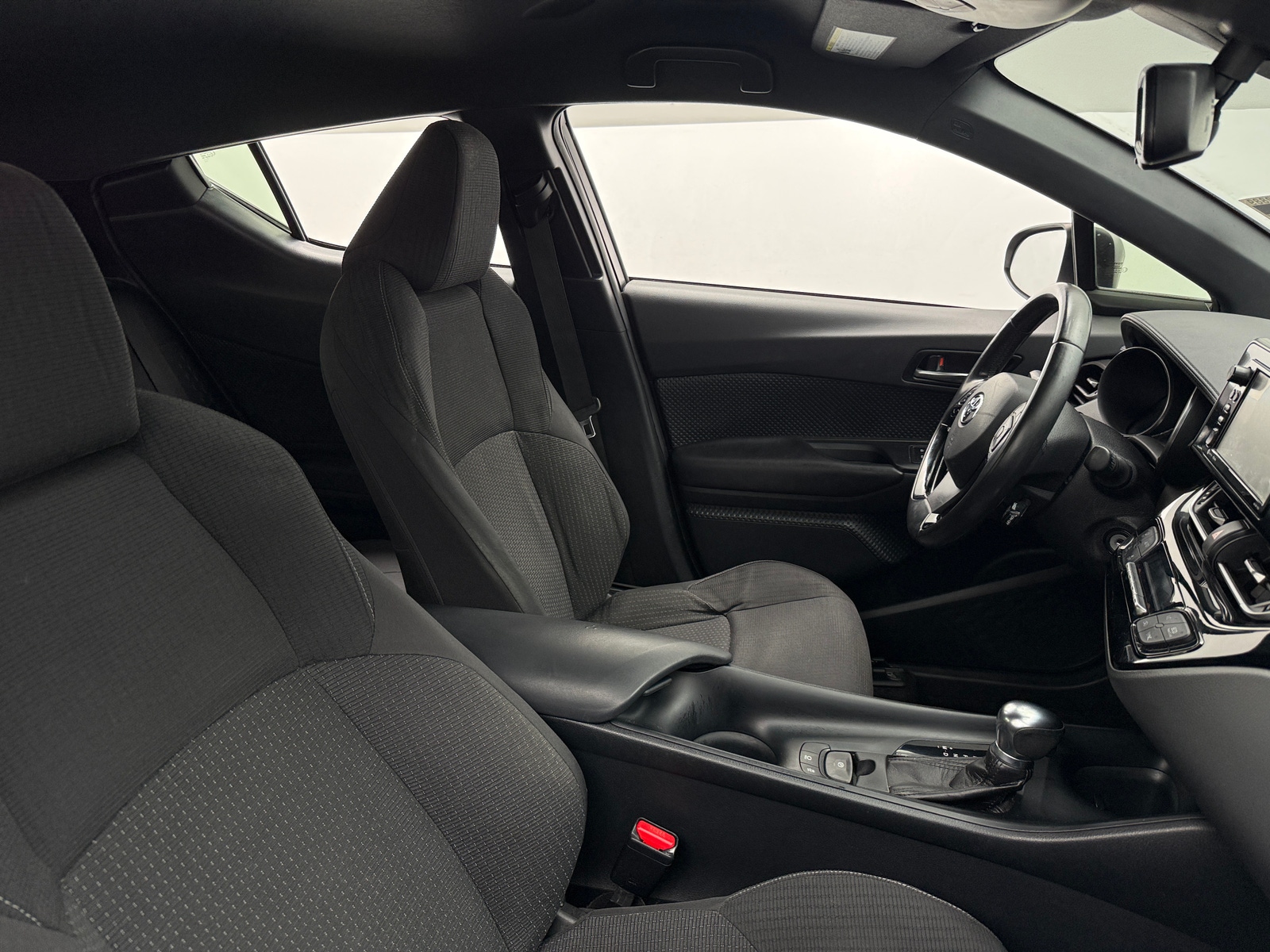 Thumbnail: 2018 Toyota C-HR - 2