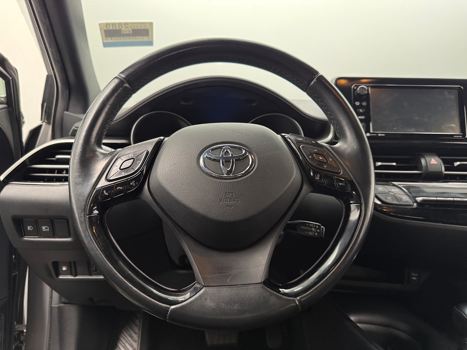 Thumbnail: 2018 Toyota C-HR - 5