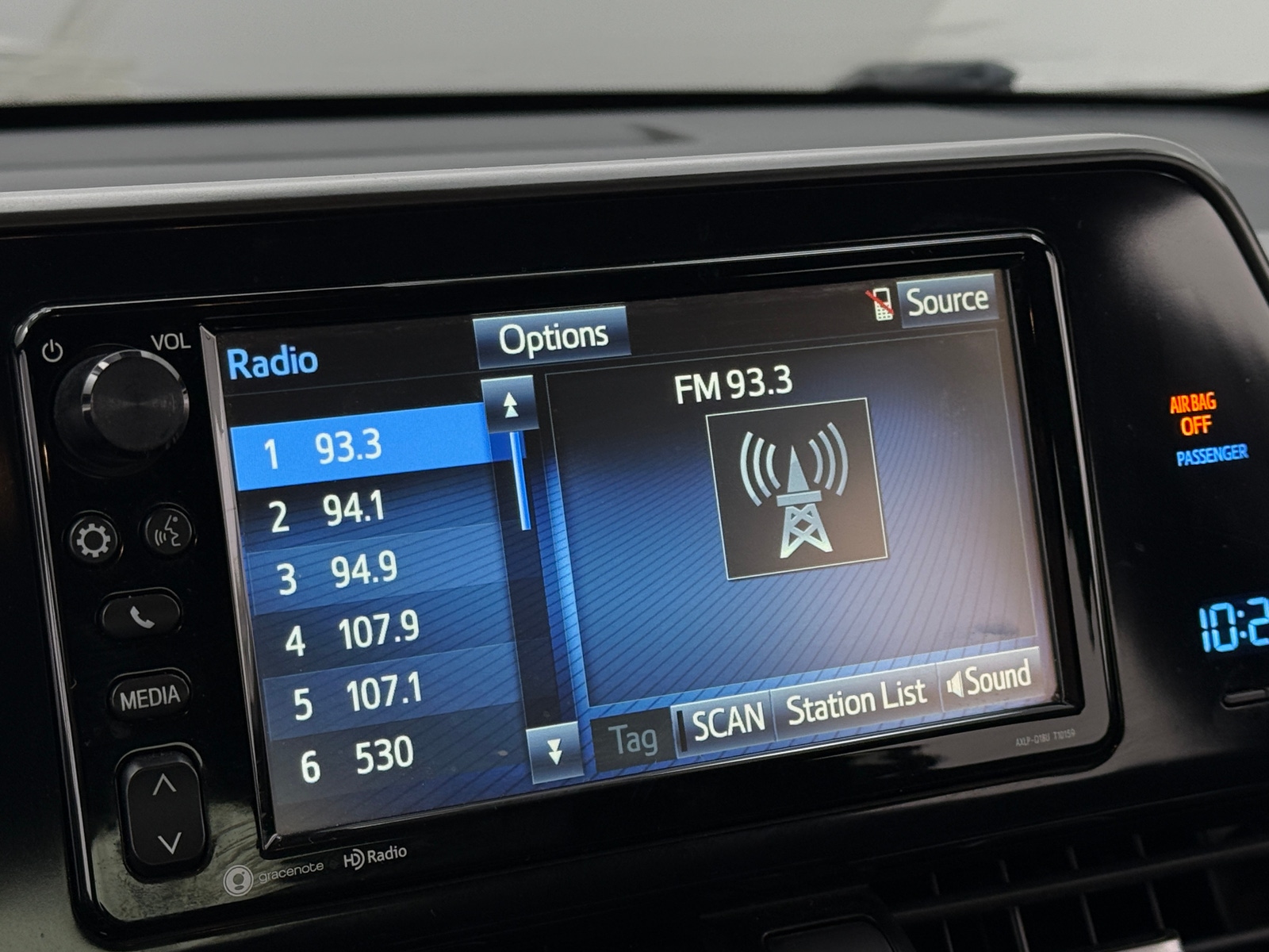 Thumbnail: 2018 Toyota C-HR - 4