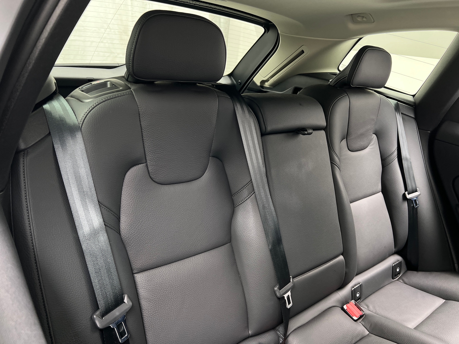 Thumbnail: 2025 Volvo XC60 - 5