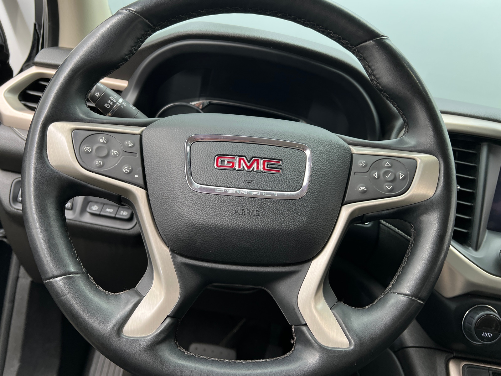 Thumbnail: 2023 GMC Acadia - 4