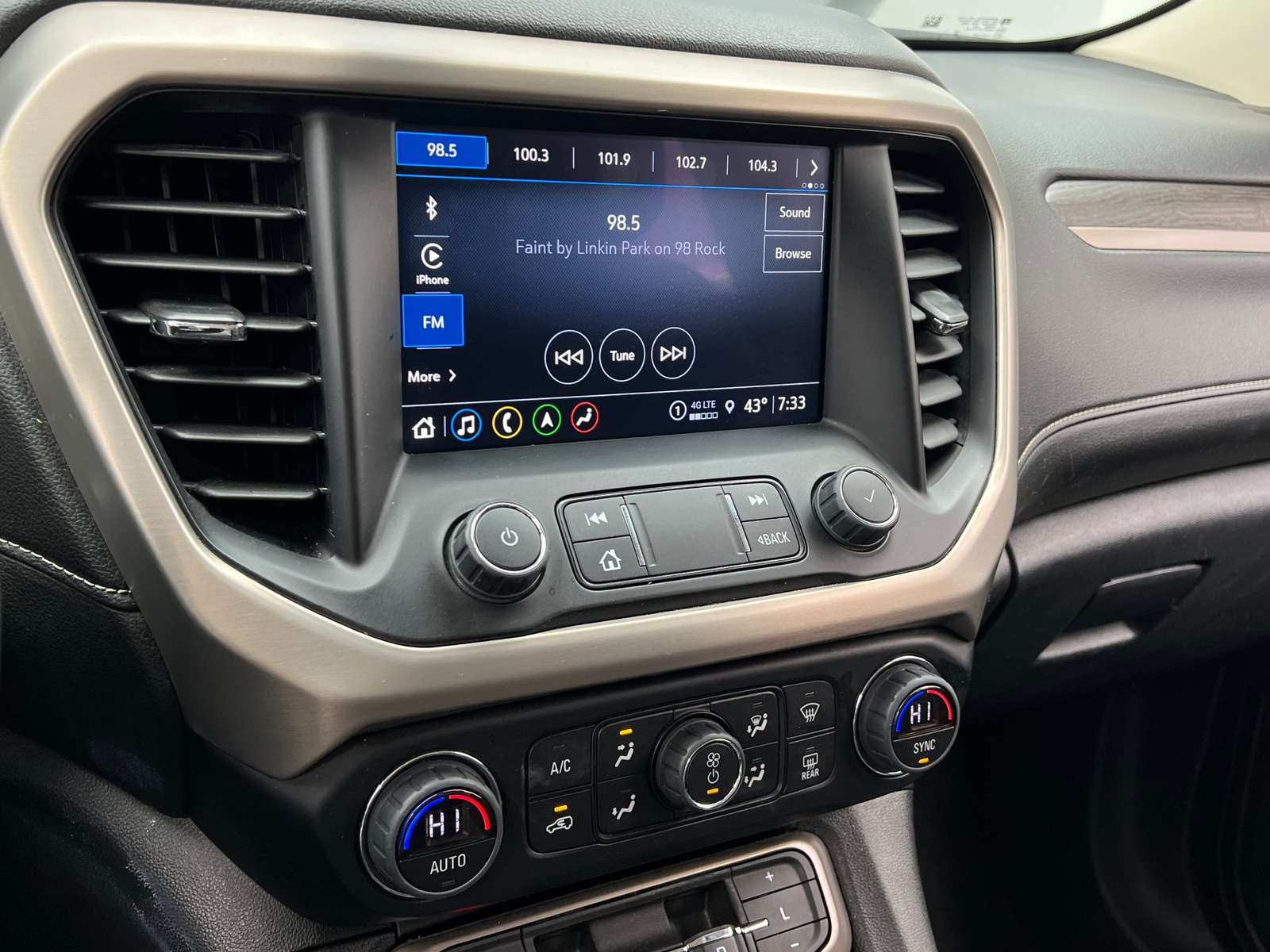 Thumbnail: 2023 GMC Acadia - 3